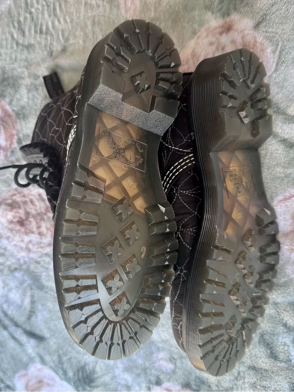 Dr. Martens Black Floral Embroidered 1460 Combat Boots Women’s Size 6